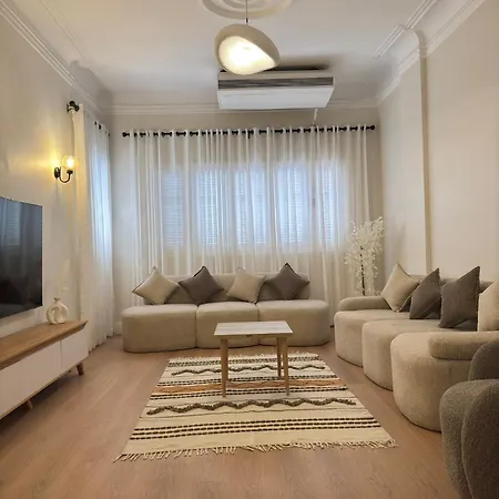Elegant Stay In Lively Zamalek Cairo Exterior photo